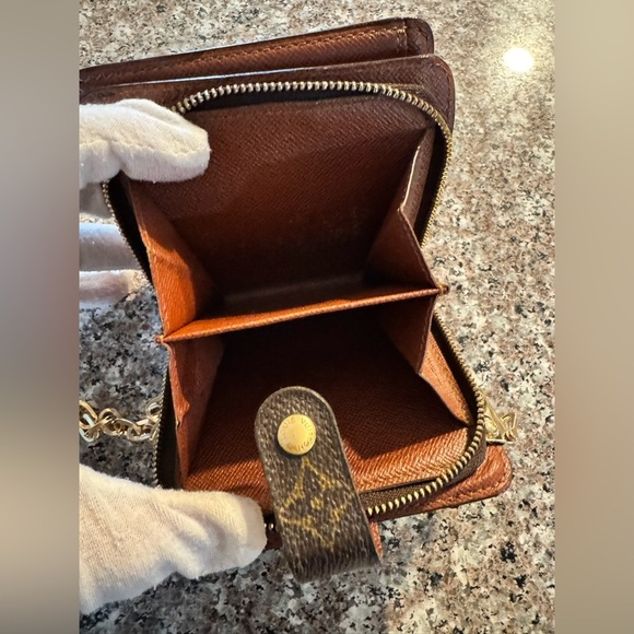 - Louis Vuitton Monogram Compact Zip Bifold Wallet/ - Picture 9 of 15
